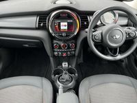 Used Mini Cooper Classic 134 HP (98 kW) 2020 Red Hatchback