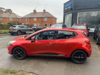 Used Renault Clio IV Dynamique 2017 Red Hatchback