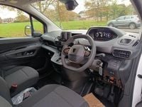 New Peugeot Partner 129 HP (94 kW) 2025 White MPV
