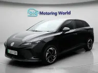 Begagnad MG MG4 EV SE 319 kW (435 HK) 2023 Svart Halvkombi
