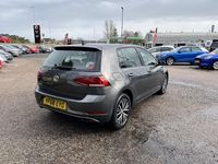 Begagnad VW Golf VII SE 2018 Grå Halvkombi