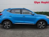 Używany MG ZS Excite 106 KM (77 kW) 2022 Niebieski Hatchback