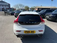 Used Volvo V40 R-Design 122 HP (89 kW) 2019 White Hatchback