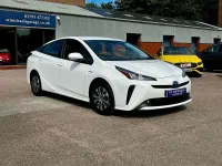 Used Toyota Prius Active 122 HP (89 kW) 2020 White Hatchback