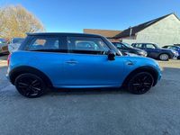 Używany Mini Cooper Hatch 2019 Niebieski Hatchback