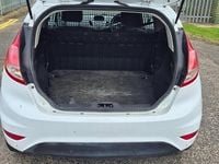 Used Ford Fiesta 75 HP (55 kW) 2015 White Van