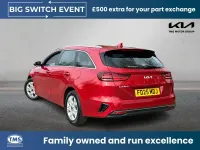Usado Kia Ceed 138 HP (101 kW) 2025 Vermelho Citadino