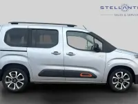 Usado Citroën Berlingo Flair 100 HP (73 kW) 2021 Cinzento Monovolume