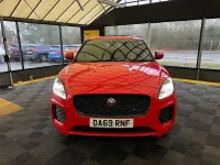 Usado Jaguar E-Pace Chequered Flag 180 HP (132 kW) 2019 Vermelho SUV