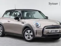 Usado Mini Cooper Classic 134 CV (98 kW) 2023 Gris Utilitario