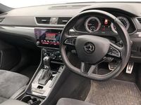 Used Skoda Superb SportLine 190 HP (139 kW) 2019 White Estate