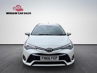 Used Toyota Avensis Business Edition 112 HP (82 kW) 2016 White Estate
