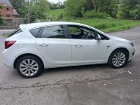 Used Vauxhall Astra Elite 115 HP (84 kW) 2015 White Hatchback