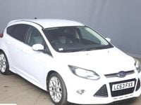 Used Ford Focus Zetec 125 HP (91 kW) 2013 White Hatchback
