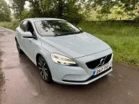 Used Volvo V40 Momentum 120 HP (88 kW) 2017 Blue Hatchback