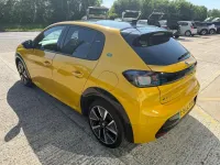 Used Peugeot e-208 GT 98 kW (134 HP) 2022 Yellow Hatchback