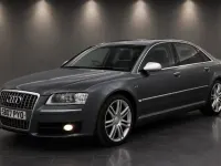 Usado Audi S8 Advanced 450 CV (330 kW) 2007 Gris Berlina