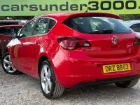 Used Vauxhall Astra SRi 100 HP (73 kW) 2012 Red Hatchback