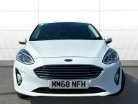 Usado Ford Fiesta Zetec 86 HP (63 kW) 2018 Branco Citadino