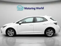 Begagnad Toyota Corolla 122 HK (89 kW) 2022 Vit Halvkombi