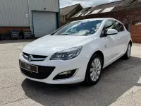 Second-hand Vauxhall Astra Elite 116 CP (85 kW) 2015 Alb Hatchback