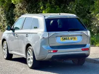 Begagnad Mitsubishi Outlander P-HEV 2015 Grå SUV