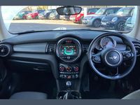 Used Mini Cooper Hatch 136 HP (100 kW) 2018 White silver Hatchback