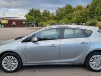 Used Vauxhall Astra Excite 115 HP (84 kW) 2014 Silver Hatchback