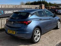Second-hand Vauxhall Astra SRi 105 CP (77 kW) 2017 Albastru Hatchback