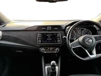 Begagnad Nissan Micra 101 HK (74 kW) 2020 Röd Halvkombi