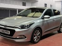 Used Hyundai i20 Premium 100 HP (73 kW) 2016 Silver Hatchback