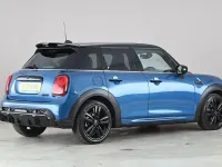 Begagnad Mini Cooper Hatch 136 HK (100 kW) 2021 Blå Halvkombi