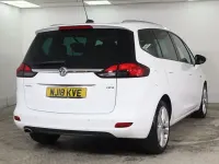 Used Vauxhall Zafira Tourer SRi 170 HP (125 kW) 2018 White MPV