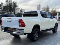 Second-hand Toyota HiLux 150 CP (110 kW) 2024 Alb Pickup