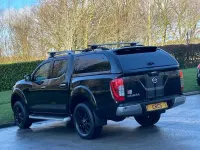 Usado Nissan Navara Tekna 190 HP (139 kW) 2018 Preto Pickup