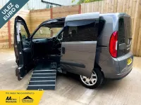 Begagnad Fiat Doblò Easy 95 HK (69 kW) 2018 Grå Minibuss
