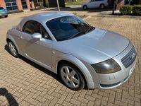 Begagnad Audi TT Roadster 225 HK (165 kW) 2000 Silver Cab