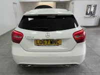 Begagnad Mercedes A200 Executive 2018 Vit Halvkombi