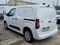 Used Vauxhall Combo Sportive 100 HP (73 kW) 2019 White MPV