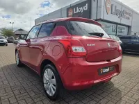 Usado Suzuki Swift SZ-T 111 CV (81 kW) 2019 Rojo Utilitario