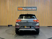 Usado VW T-Roc Life 150 CV (110 kW) 2024 Gris SUV