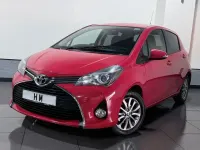 Begagnad Toyota Yaris 99 HK (72 kW) 2016 Röd Halvkombi