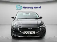 Käytetty Ford Focus Zetec 120 HP (88 kW) 2023 Musta Viistoperä