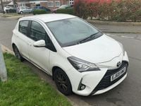 Used Toyota Yaris 111 HP (81 kW) 2020 White Hatchback