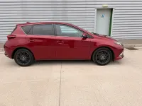 Used Toyota Auris 116 HP (85 kW) 2017 Red Hatchback