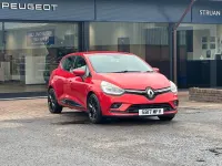Used Renault Clio Dynamique 90 HP (66 kW) 2017 Red Hatchback