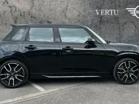 Usado Mini Cooper S Hatch 201 CV (147 kW) 2025 Negro Utilitario