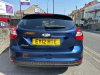 Used Ford Focus Zetec 105 HP (77 kW) 2012 Blue Hatchback