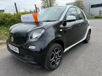 Used Smart ForFour Premium 71 HP (52 kW) 2018 White Hatchback