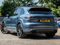 Used Porsche Cayenne Turbo 550 HP (404 kW) 2018 Blue SUV